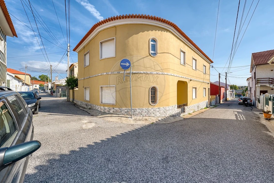 Apartamento T4 para Arrendamento em Pernes Foto 18