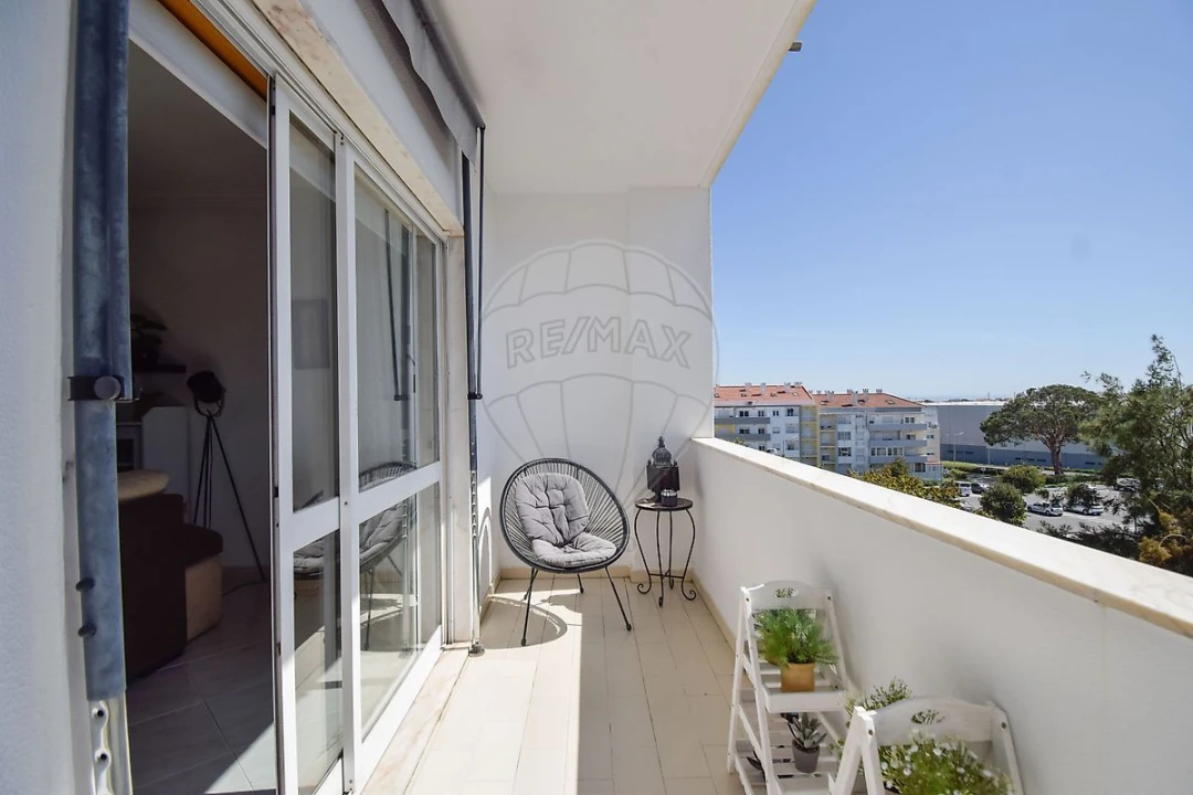 Apartamento T2 para Venda em São Domingos de Rana Foto 8