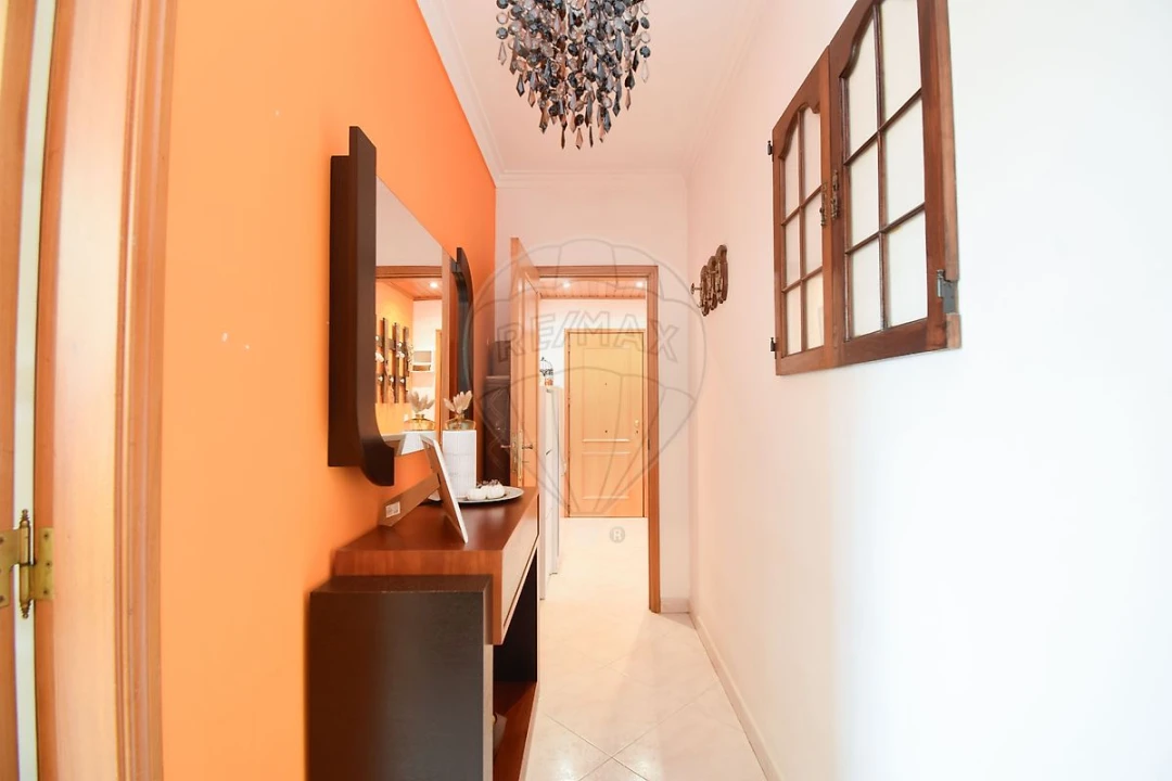 Apartamento T2 para Venda em São Domingos de Rana Foto 17