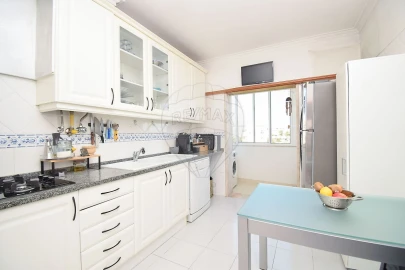 Apartamento T2 para Venda em São Domingos de Rana