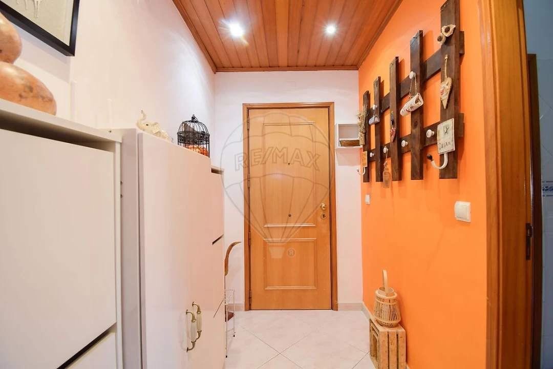 Apartamento T2 para Venda em São Domingos de Rana Foto 19