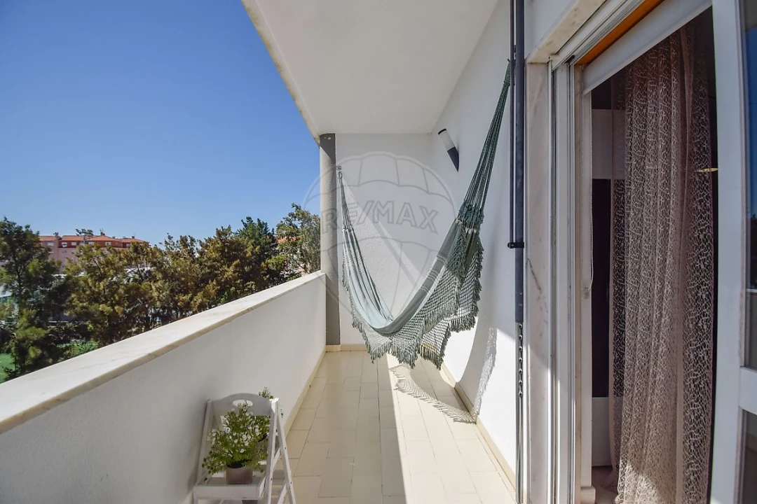 Apartamento T2 para Venda em São Domingos de Rana Foto 7
