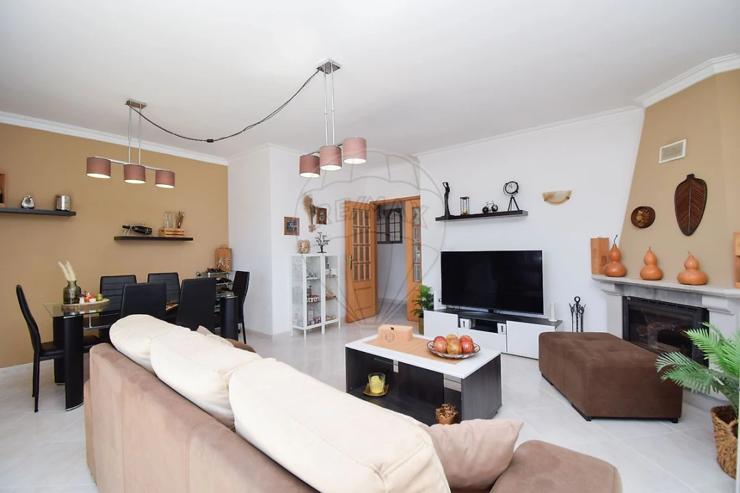 Apartamento T2 para Venda em São Domingos de Rana Foto 5