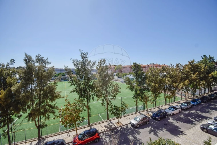 Apartamento T2 para Venda em São Domingos de Rana Foto 9