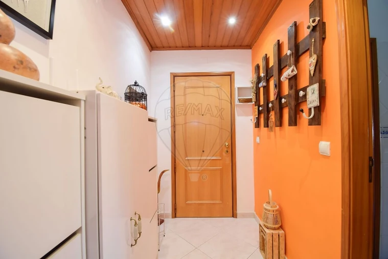 Apartamento T2 para Venda em São Domingos de Rana Foto 19