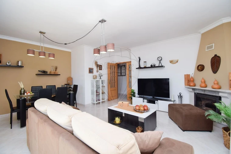 Apartamento T2 para Venda em São Domingos de Rana Foto 5