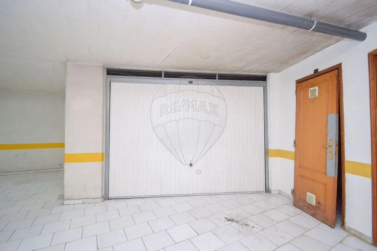 Apartamento T2 para Venda em São Domingos de Rana Foto 29