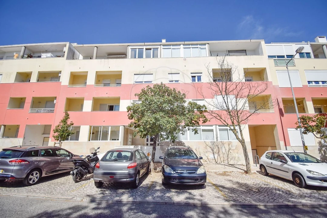 Apartamento T2 para Venda em São Domingos de Rana Foto 31