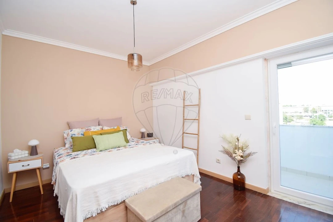 Apartamento T2 para Venda em São Domingos de Rana Foto 23