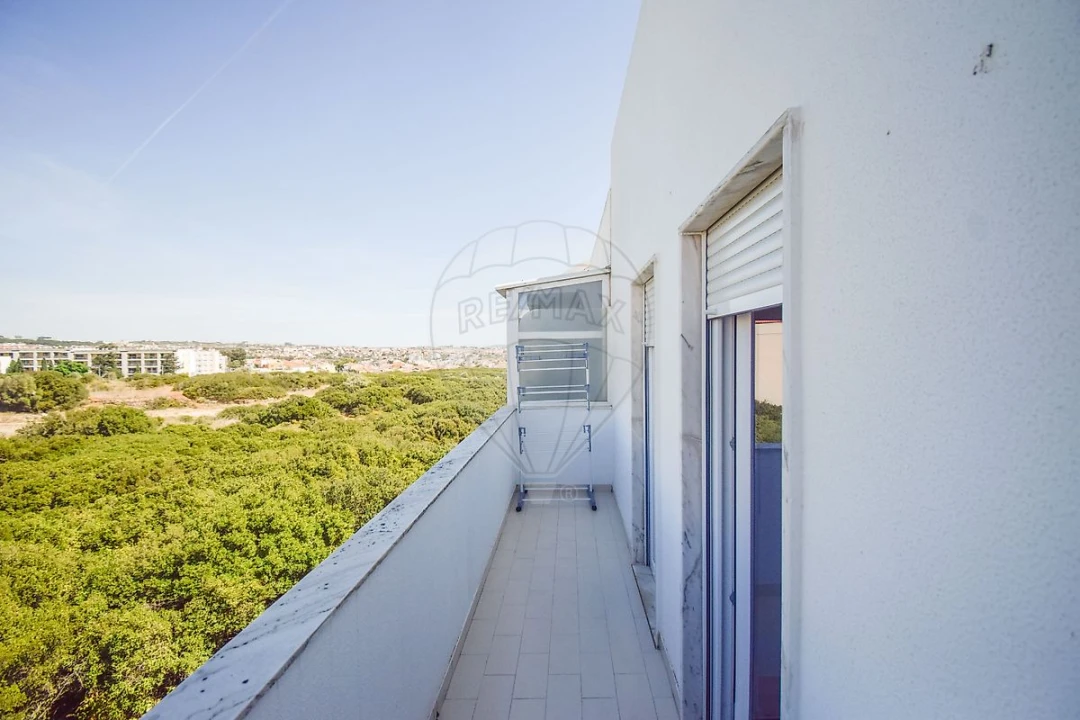 Apartamento T2 para Venda em São Domingos de Rana Foto 28