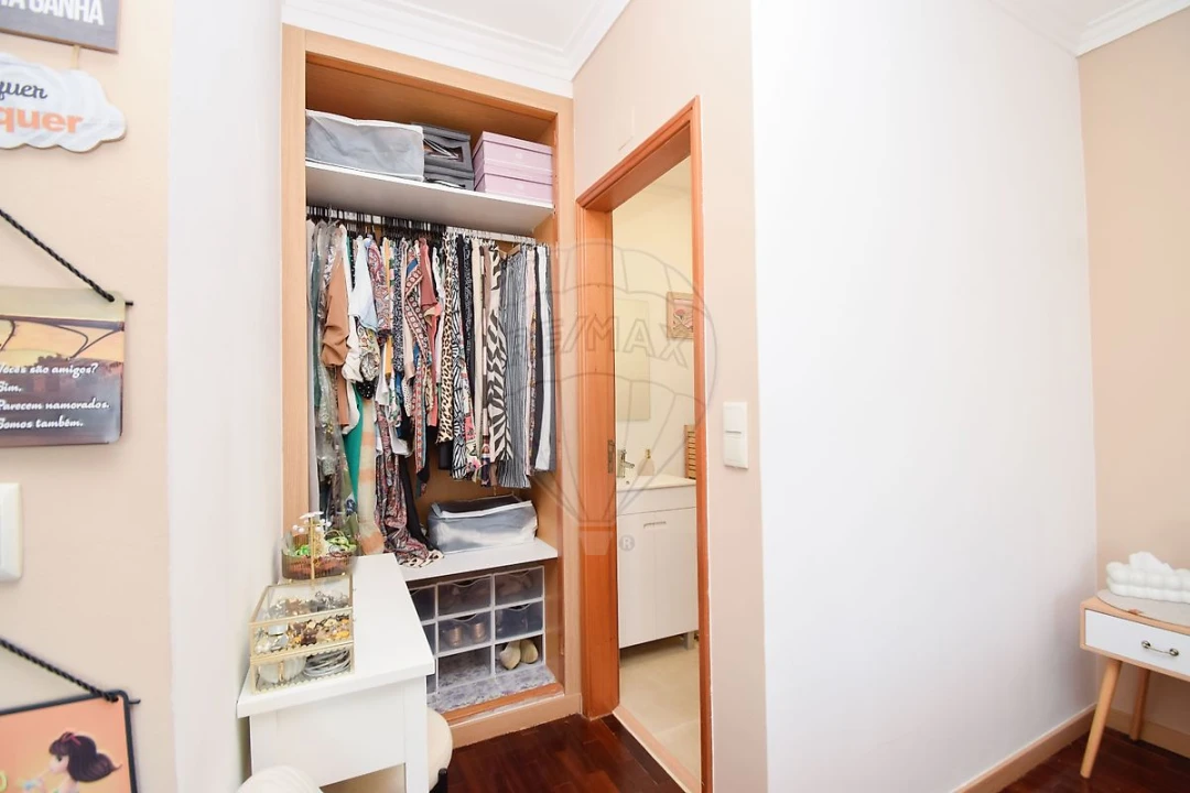 Apartamento T2 para Venda em São Domingos de Rana Foto 25