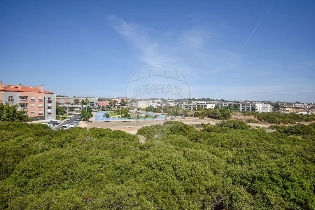 Apartamento T2 para Venda em São Domingos de Rana Foto 27