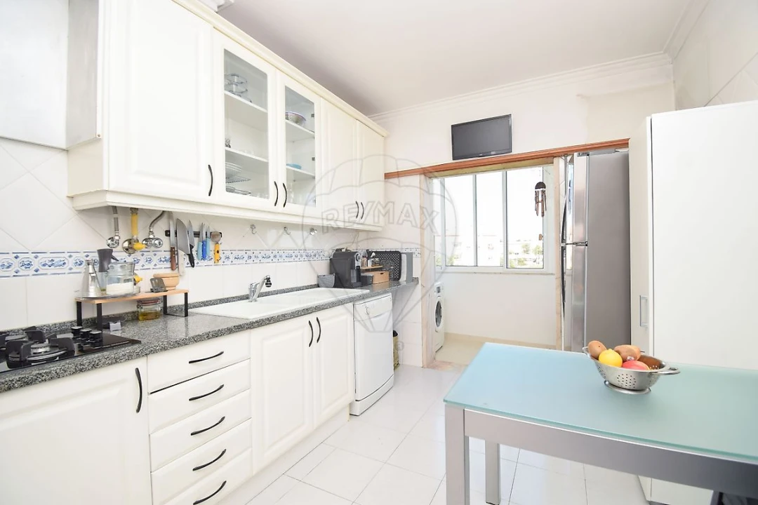 Apartamento T2 para Venda em São Domingos de Rana Foto 10