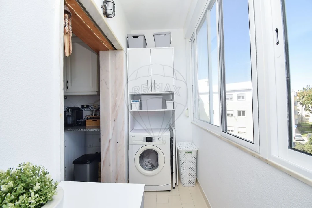 Apartamento T2 para Venda em São Domingos de Rana Foto 15
