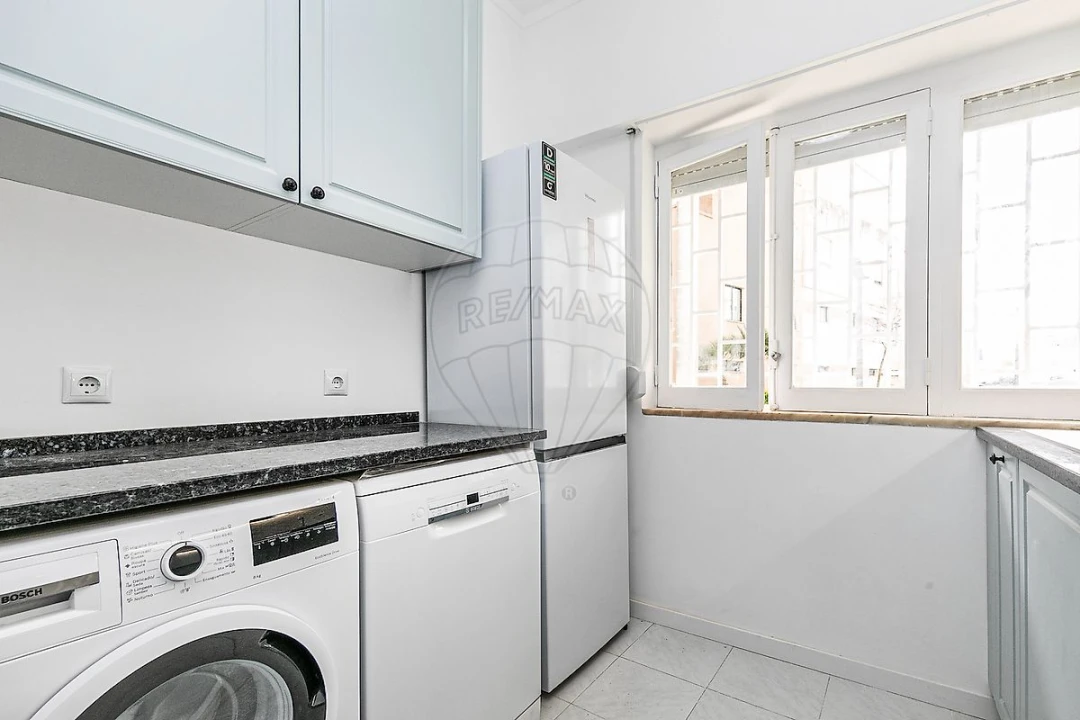 Apartamento T2 para Arrendamento em Benfica Foto 1