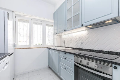 Apartamento T2 para Arrendamento em Benfica