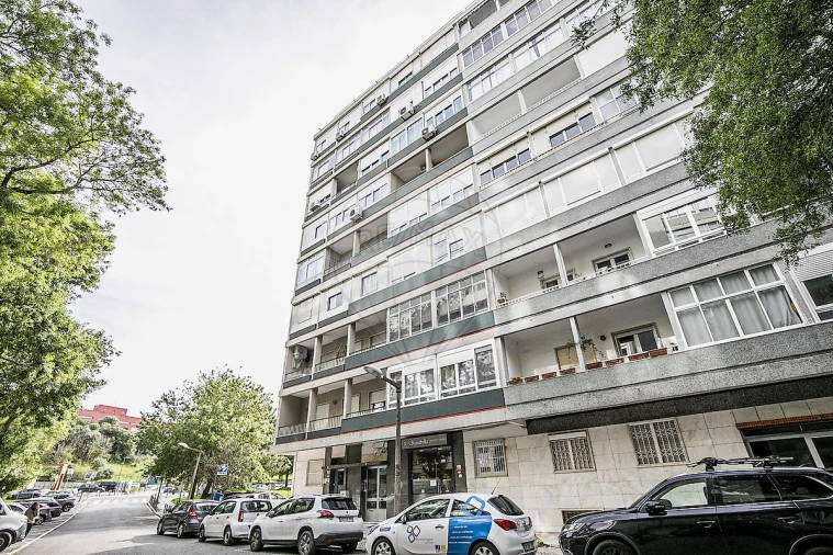 Apartamento T2 para Arrendamento em Benfica Foto 6