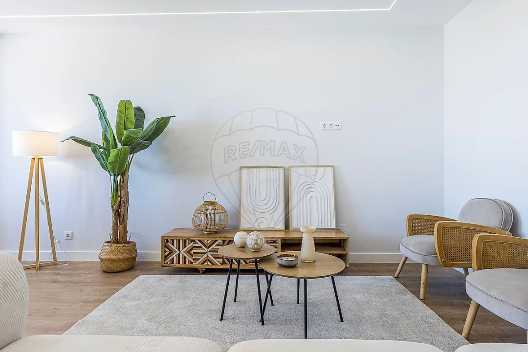Apartamento T3 para Venda em Alfragide Foto 9