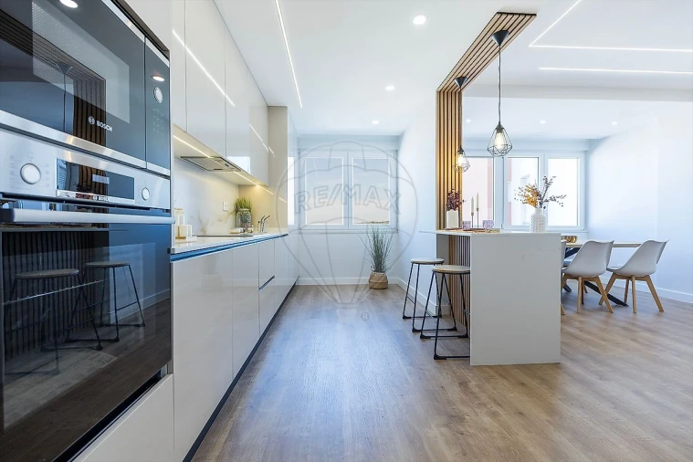 Apartamento T3 para Venda em Alfragide Foto 6