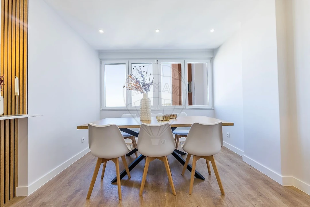 Apartamento T3 para Venda em Alfragide Foto 22