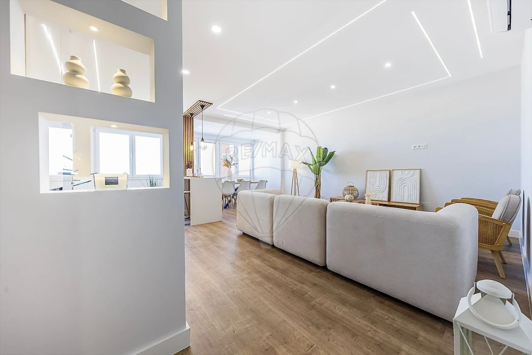 Apartamento T3 para Venda em Alfragide Foto 7
