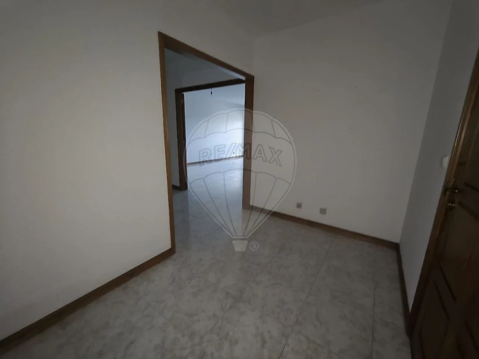 Apartamento T3 para Venda em Canelas Foto 26