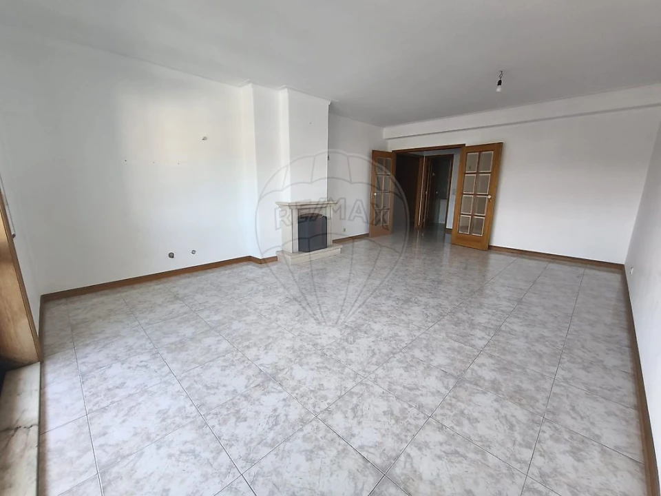 Apartamento T3 para Venda em Canelas Foto 22