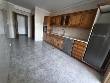 Apartamento T3 para Venda em Canelas