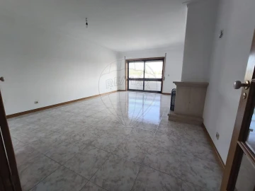 Apartamento T3 para Venda em Canelas