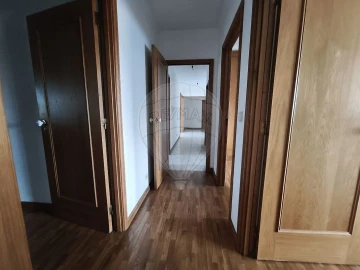 Apartamento T3 para Venda em Canelas