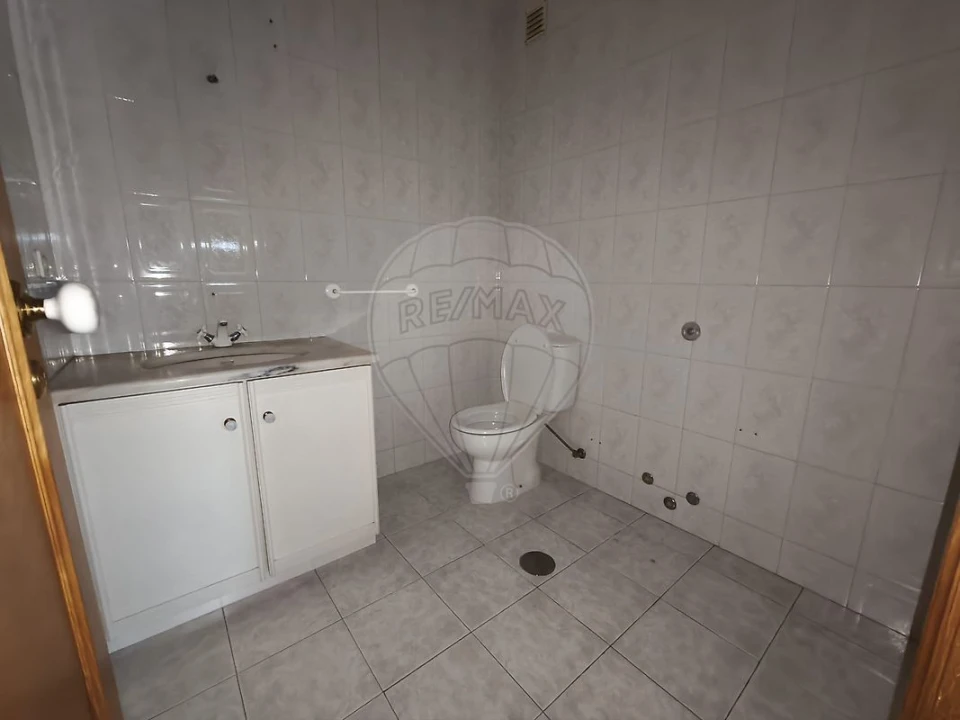 Apartamento T3 para Venda em Canelas Foto 24