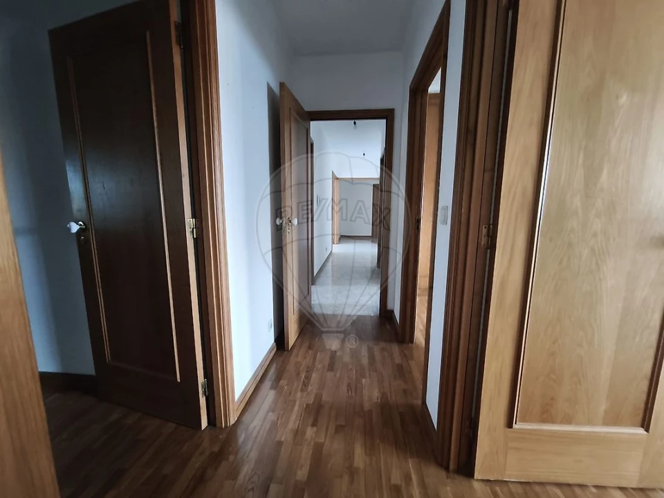 Apartamento T3 para Venda em Canelas Foto 3