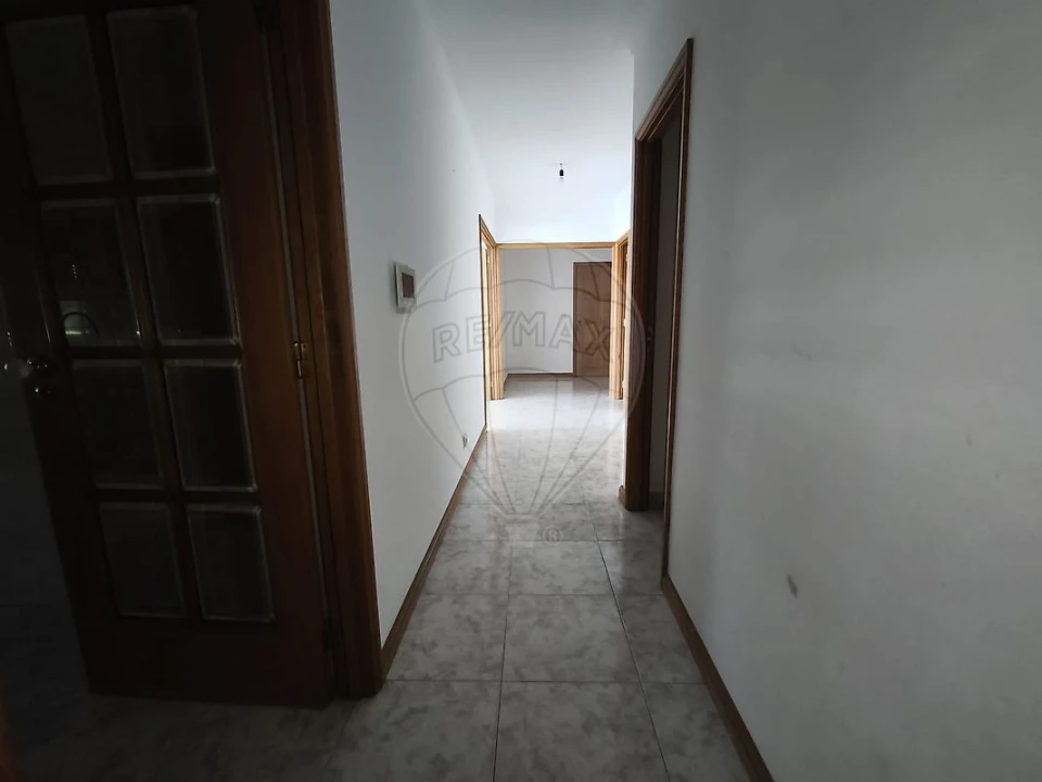 Apartamento T3 para Venda em Canelas Foto 17