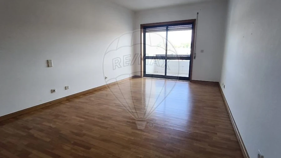 Apartamento T3 para Venda em Canelas