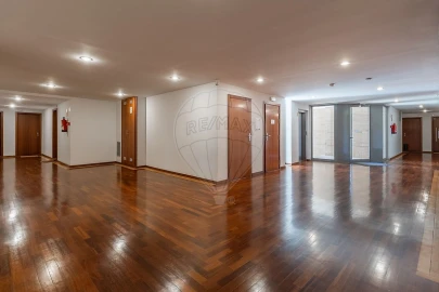 Apartamento T3 para Venda em Canelas