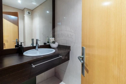 Apartamento T3 para Venda em Canelas