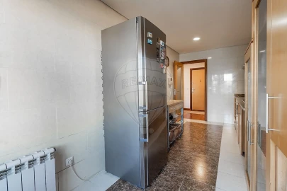 Apartamento T3 para Venda em Canelas