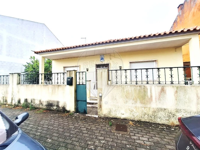 Moradia T2 para Venda em Mina de Água Foto 5