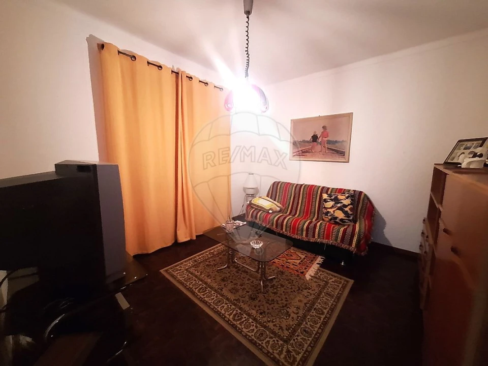Moradia T2 para Venda em Mina de Água Foto 6