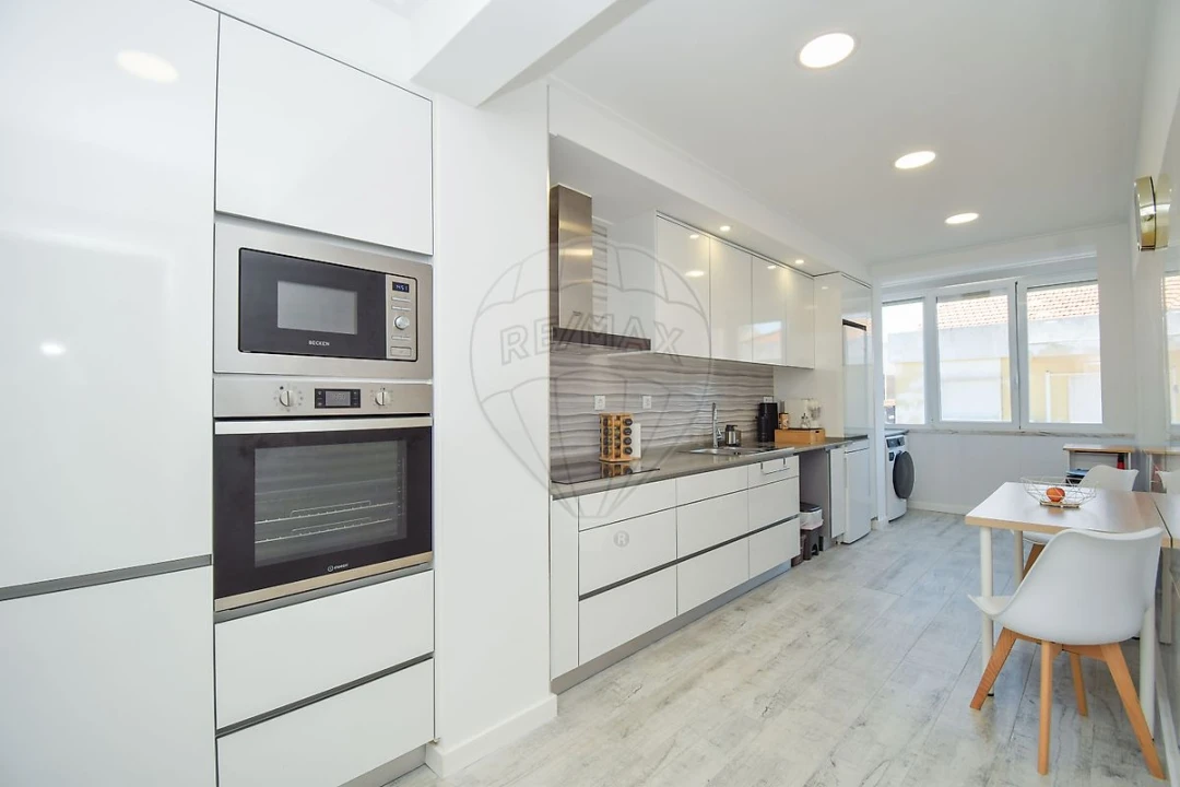 Apartamento T2 para Venda em Cacém e São Marcos Foto 15