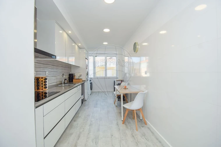 Apartamento T2 para Venda em Cacém e São Marcos Foto 16