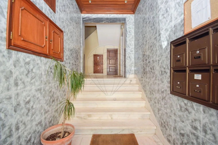 Apartamento T2 para Venda em Cacém e São Marcos Foto 24