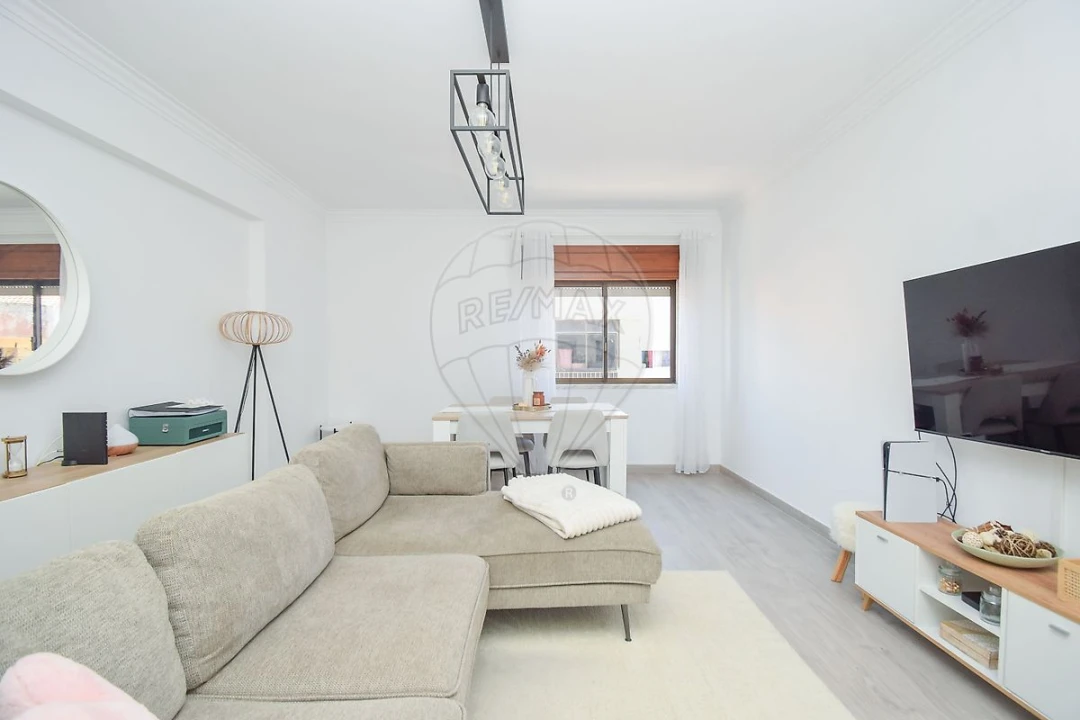 Apartamento T2 para Venda em Cacém e São Marcos Foto 9