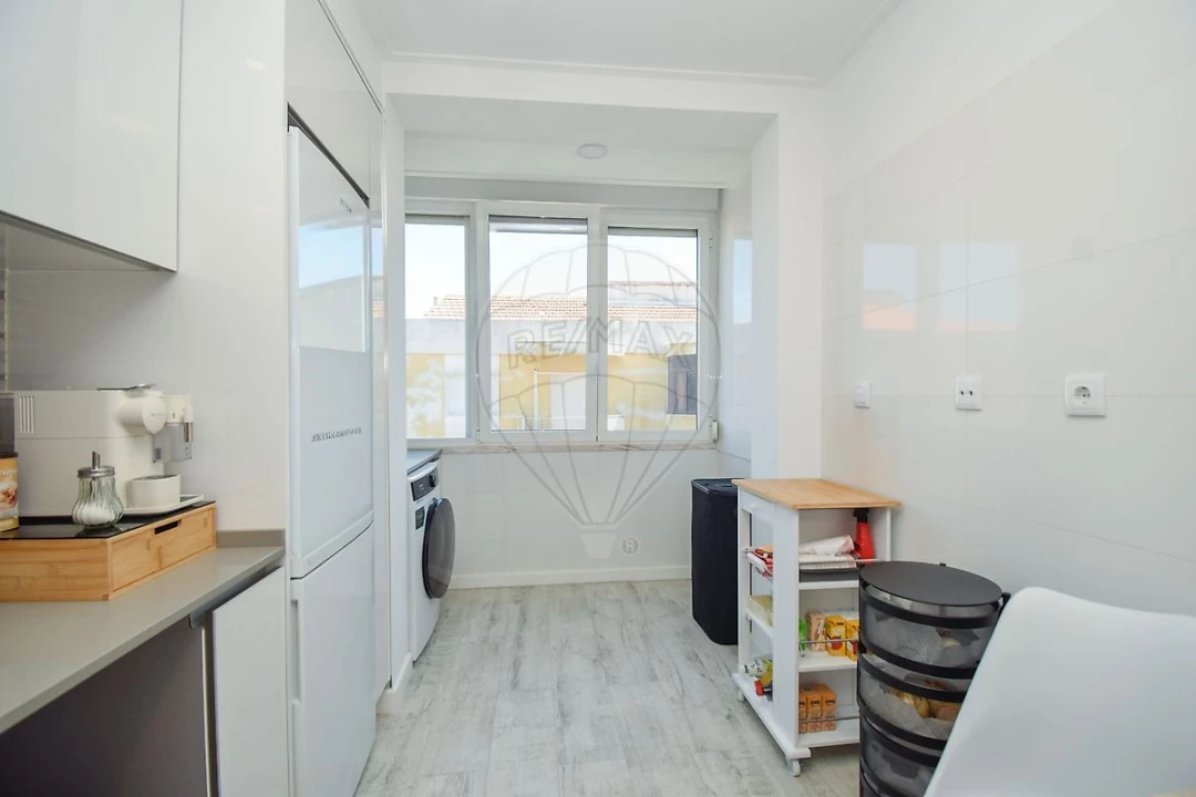 Apartamento T2 para Venda em Cacém e São Marcos Foto 17