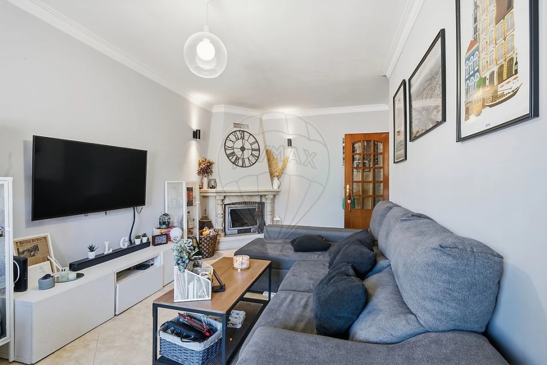 Apartamento T2 para Venda em Vialonga Foto 4