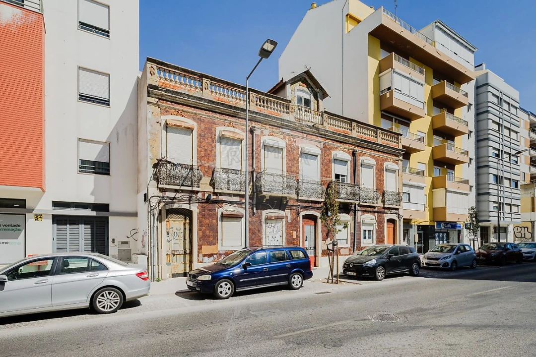 Prédio para Venda em Barreiro e Lavradio Foto 11