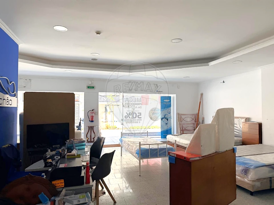 Prédio para Venda em Barreiro e Lavradio Foto 6