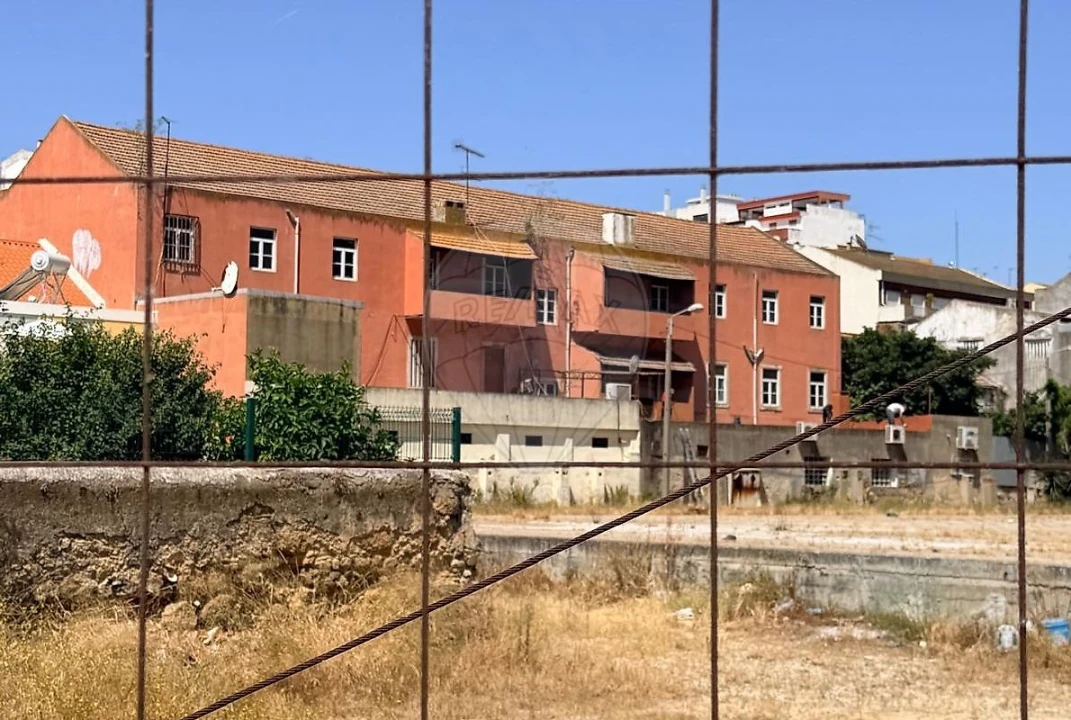 Prédio para Venda em Barreiro e Lavradio Foto 5