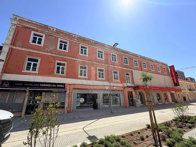 Prédio para Venda em Barreiro e Lavradio Foto 2