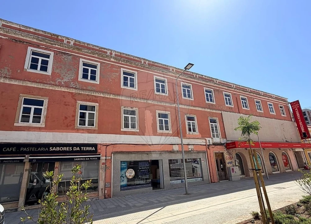 Prédio para Venda em Barreiro e Lavradio Foto 1